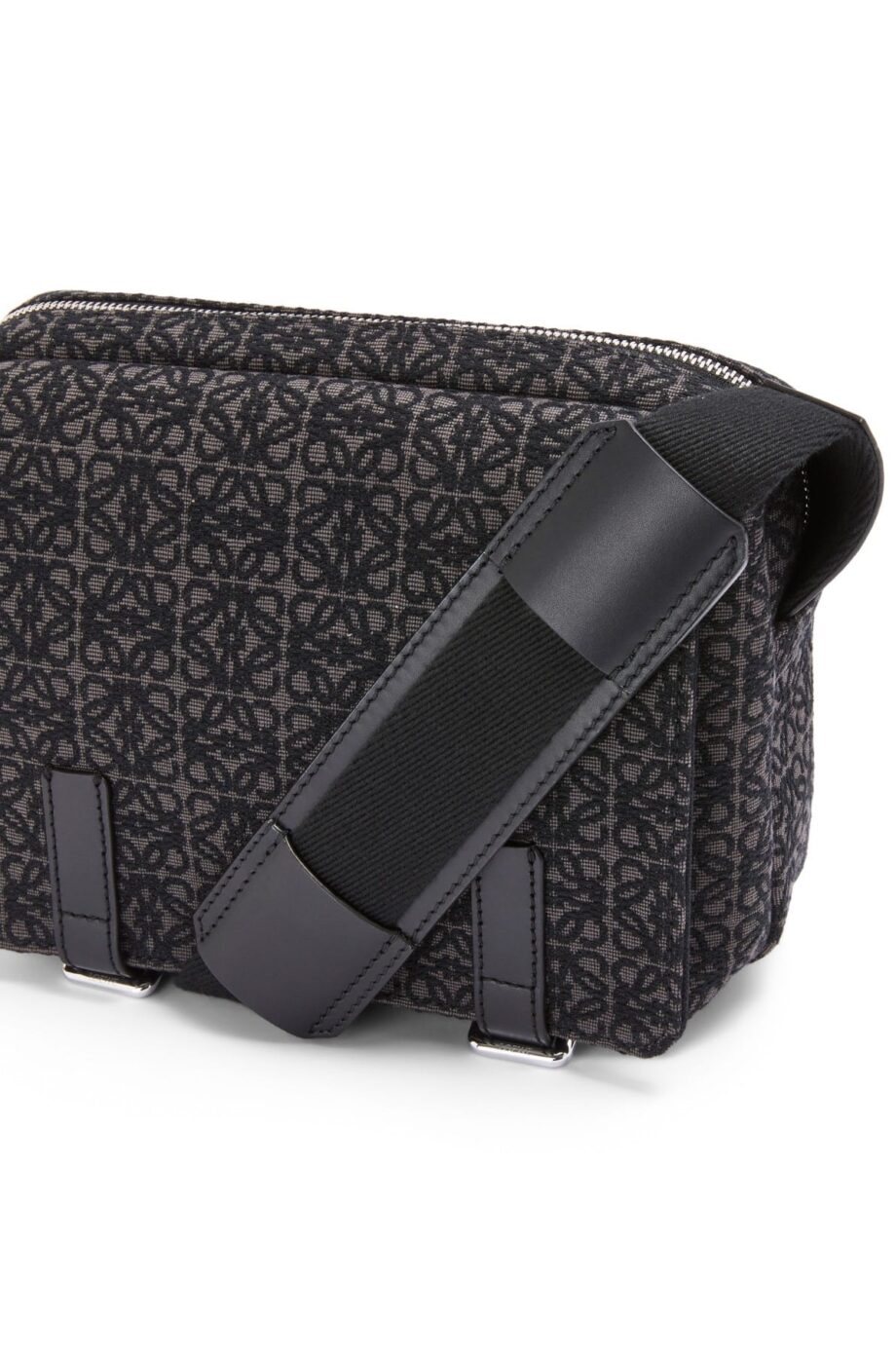 LOEWE XS Military Messenger Anagram Jacquard ซื้อสดซื้อผ่อนได้เลยค่ะ