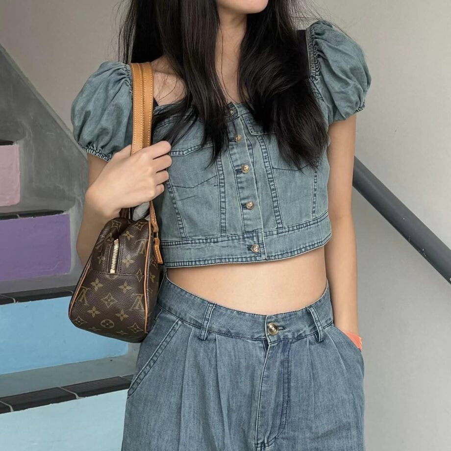 ชุดเซตยีนส์ผ้า denim น่ารักมากๆๆ ใส่สบายมากกก เสื้อเป็นแบบครอปมีกระดุม